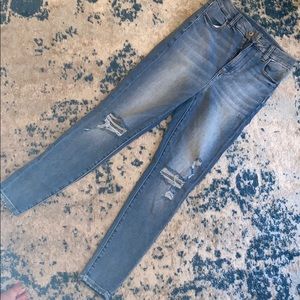 Never worn. AE Curvy Highest Rise Jegging.